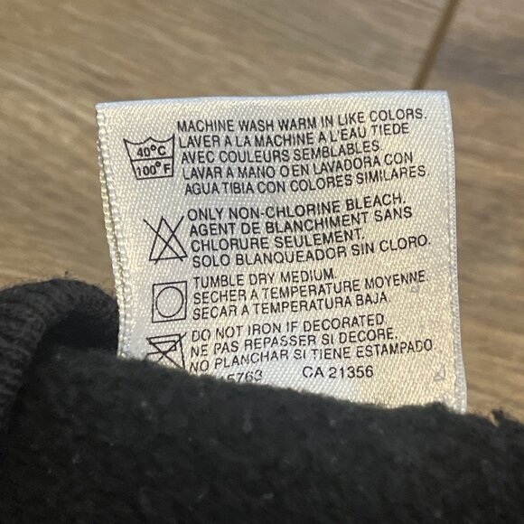 Santa Claus Sweatshirt SZ Medium Black Appliqué Hand Painted Southwestern Vtg - Picture 8 of 10